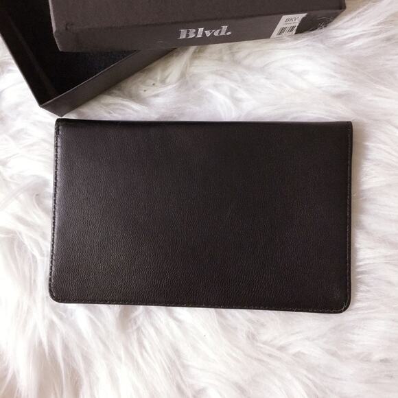 New! Blvd. 100% leather wallet.--CA5 - Picture 4 of 6